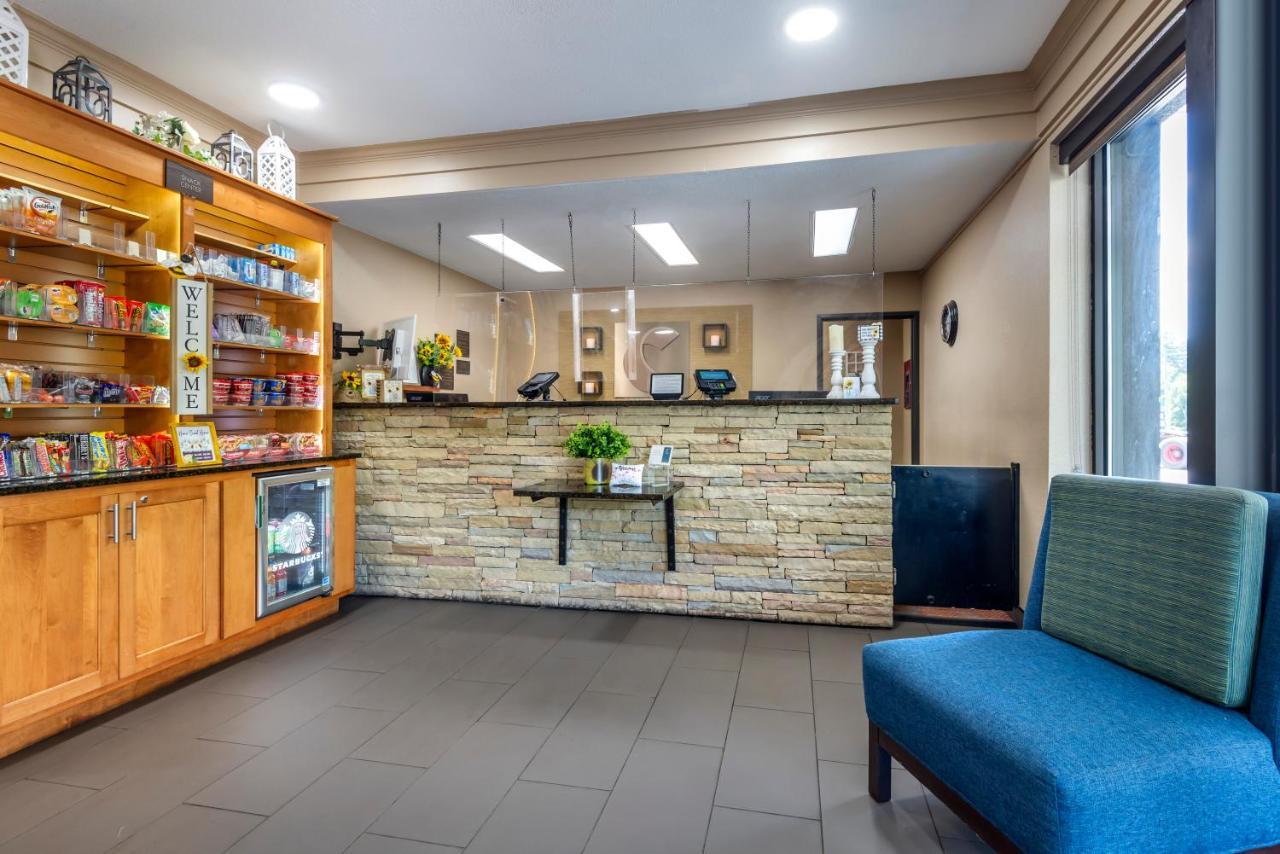 Comfort Inn Asheville East-Blue Ridge Pkwy Access Exterior photo