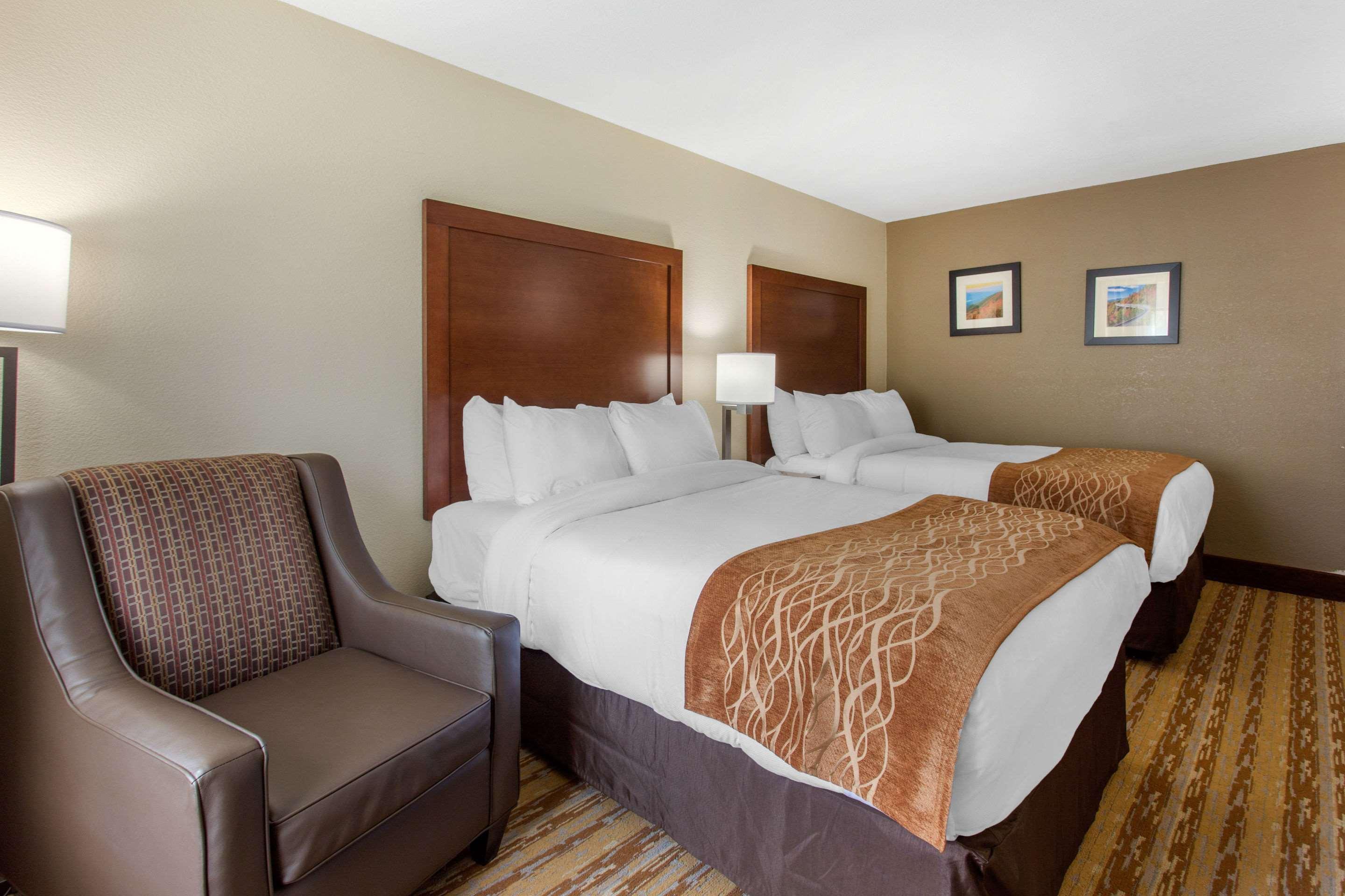 Comfort Inn Asheville East-Blue Ridge Pkwy Access Exterior photo