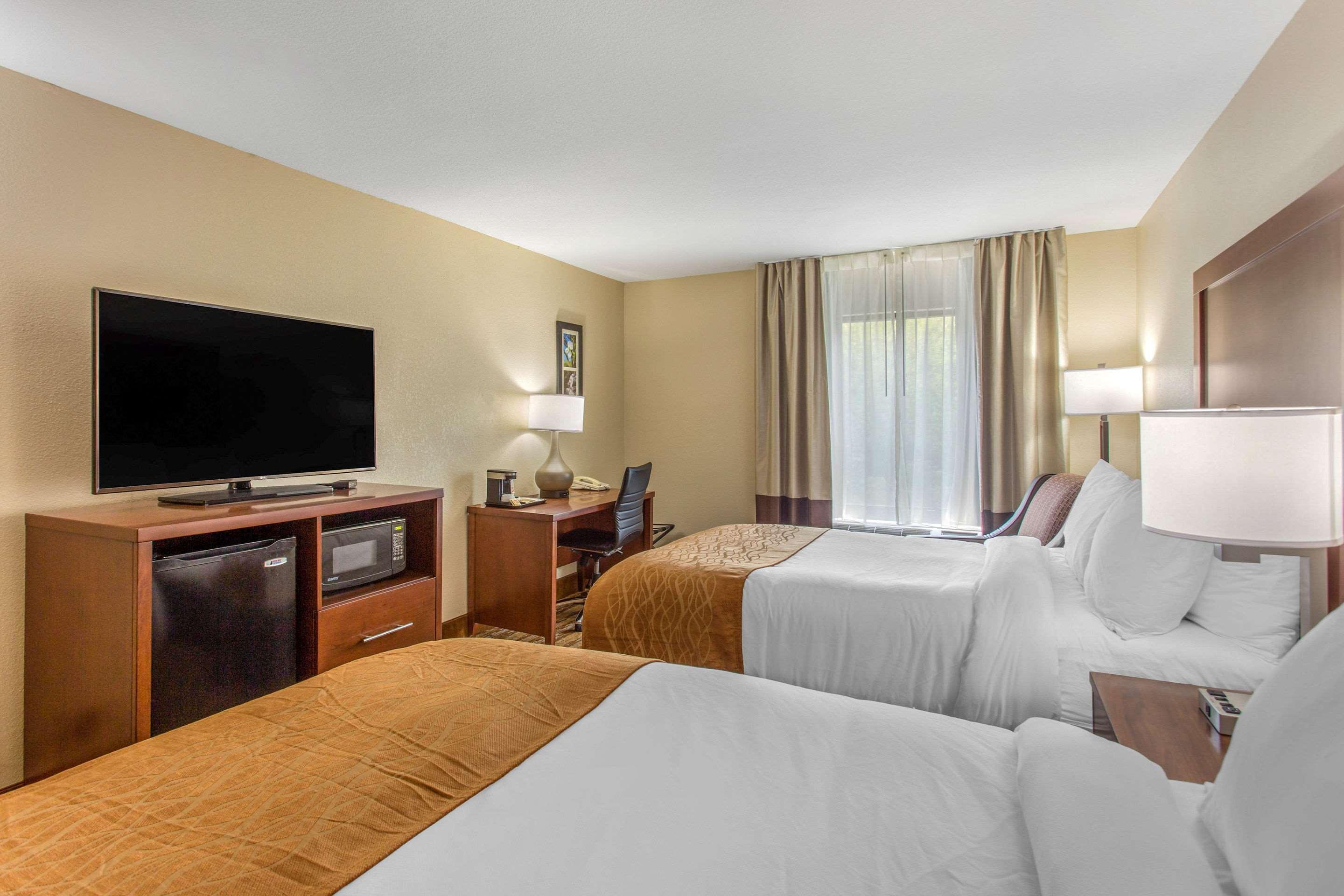 Comfort Inn Asheville East-Blue Ridge Pkwy Access Exterior photo