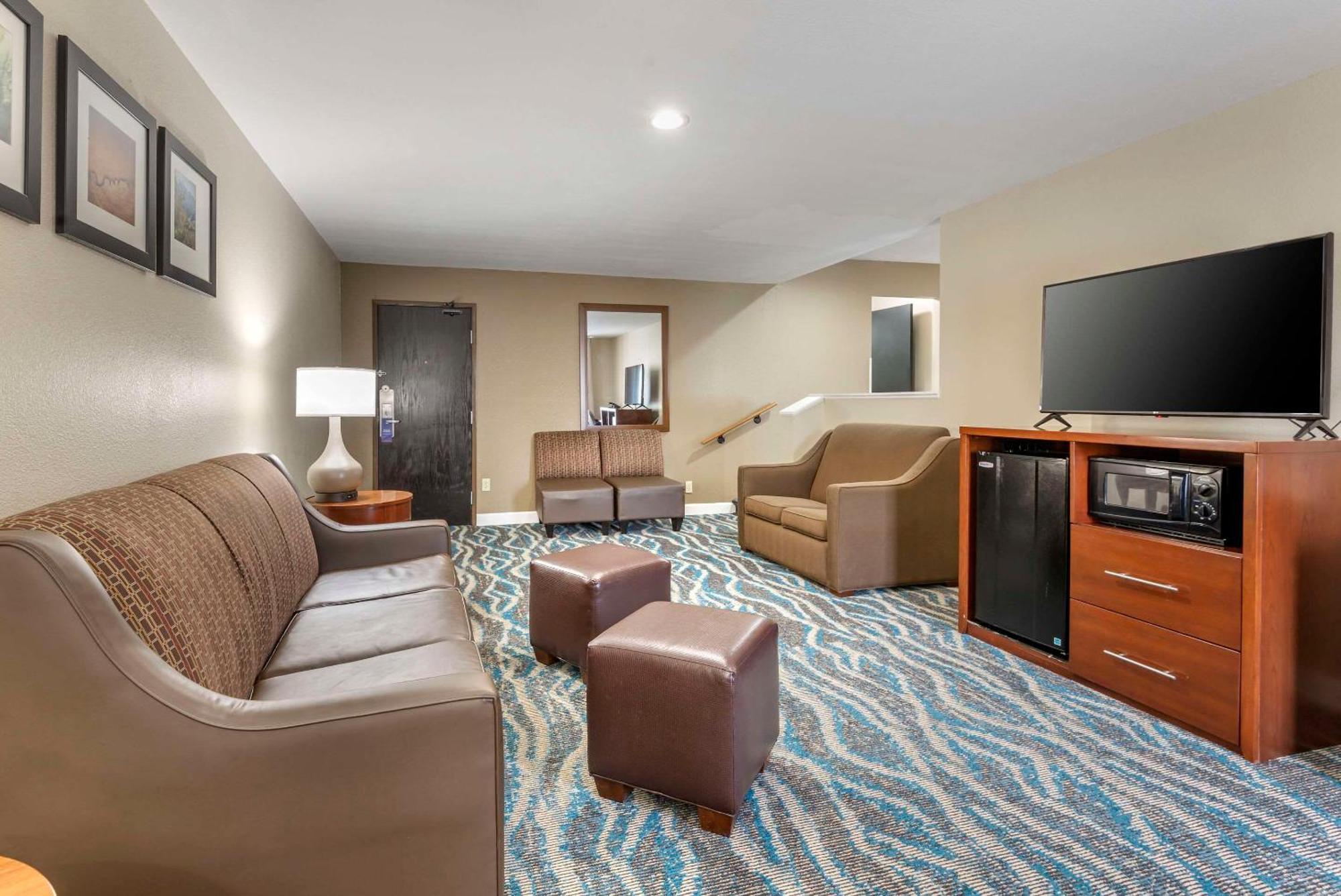 Comfort Inn Asheville East-Blue Ridge Pkwy Access Exterior photo