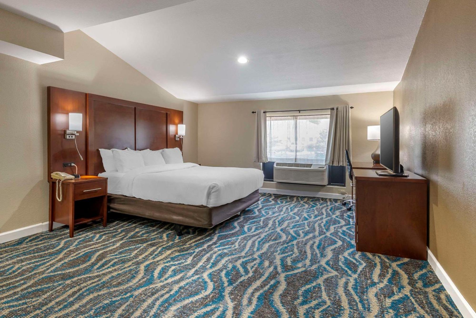 Comfort Inn Asheville East-Blue Ridge Pkwy Access Exterior photo